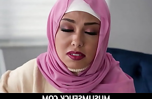 MuslimsFuck-Arab Girl Bianca Bangs Wears Her Hijab While She Copulates A Huge Weasel words