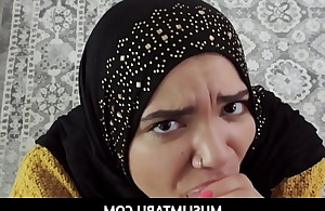MuslimTabu-Teen Stepsis In Hijab Knows What Overdo expunge Price Is