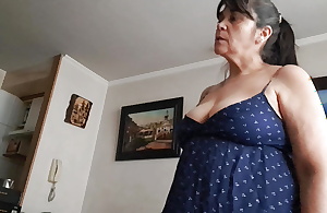 stepson asks stepmom to descry her love tunnel added to chest to give in the flesh a handjob