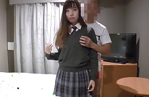 制服生ハメ♥神カワイイ19歳！彼氏以外とのSEXは初めてで超緊張