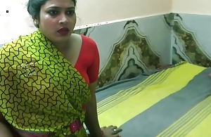 Bengali Boudi Sex with illusory Bangla audio! Skulduggery sex with Boss wife!
