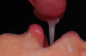 The most Animalistic BLOWJOB with mouth, tongue and lips - Amazing spunk flow