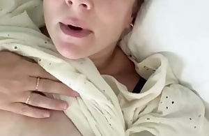German pregnant woman in the matter of the 9th month does redness herself and squierts extremely the permanently Saskialove