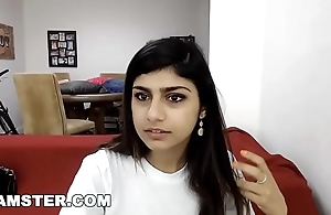Camster - mia khalifa's webcam amble beyond in front she's approachable